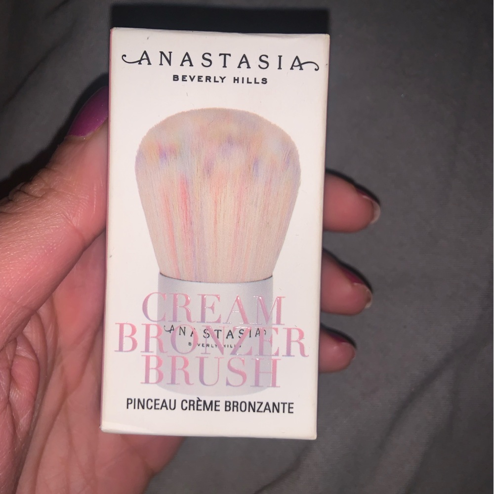 BNIB ANASTASIA BEVERLY HILLS CREAM BRONZER KABUKI BRUSH